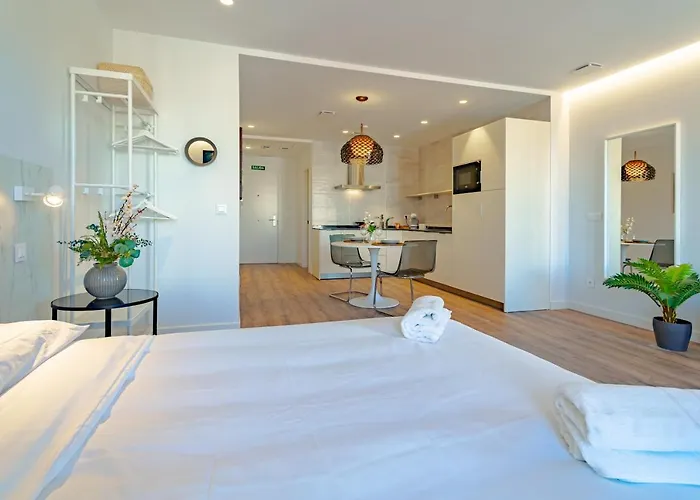 Edificio 13 By Plaza Mayor Apartamento